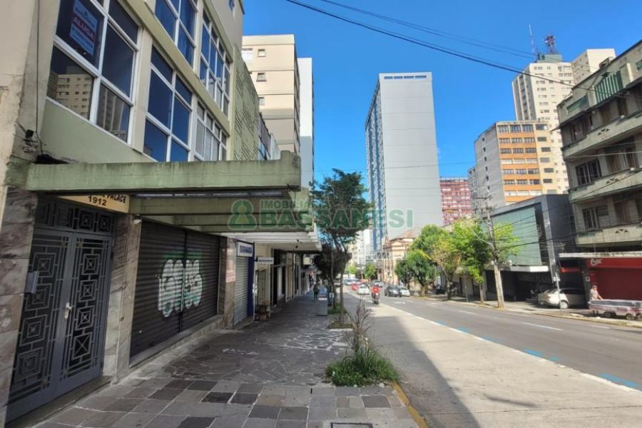 Sala com 112m², no bairro Centro em Caxias do Sul para Alugar