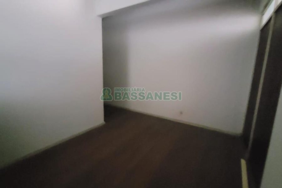 Sala com 112m², no bairro Centro em Caxias do Sul para Alugar
