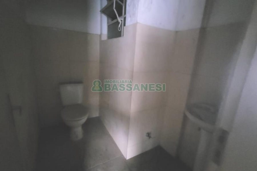 Sala com 112m², no bairro Centro em Caxias do Sul para Alugar