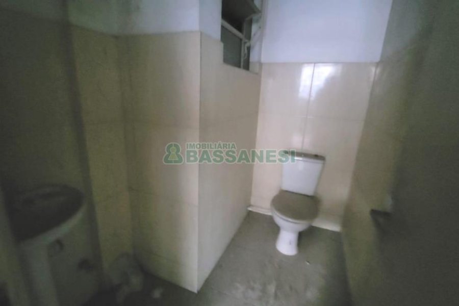 Sala com 112m², no bairro Centro em Caxias do Sul para Alugar