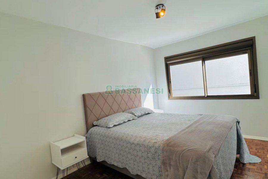 Apto Mobiliado com 54m², 2 dormitórios, 1 vaga, no bairro Centro em Caxias do Sul para Alugar