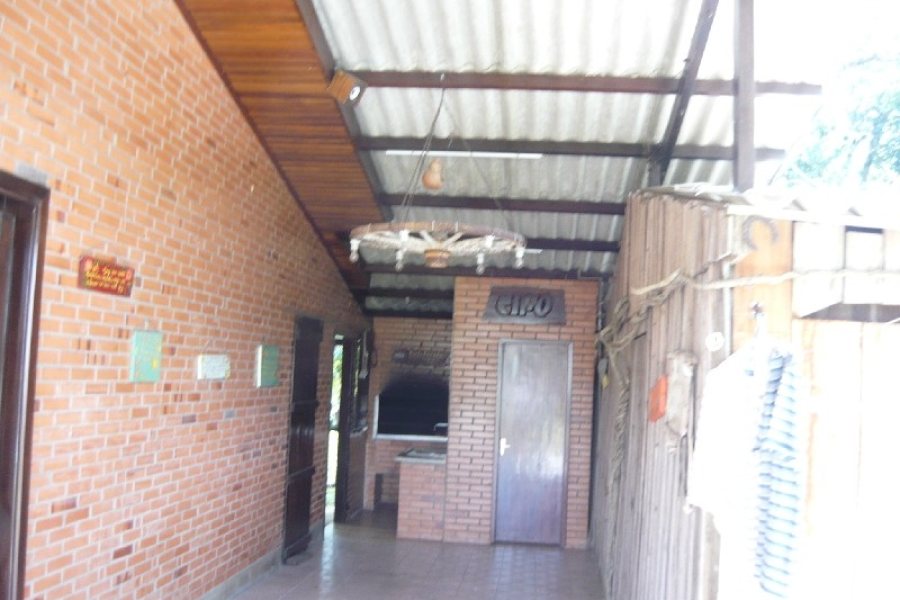 Chácara com 100m², 2 dormitórios, 1 vaga, no bairro Nossa Senhora da Saúde em Caxias do Sul para Comprar