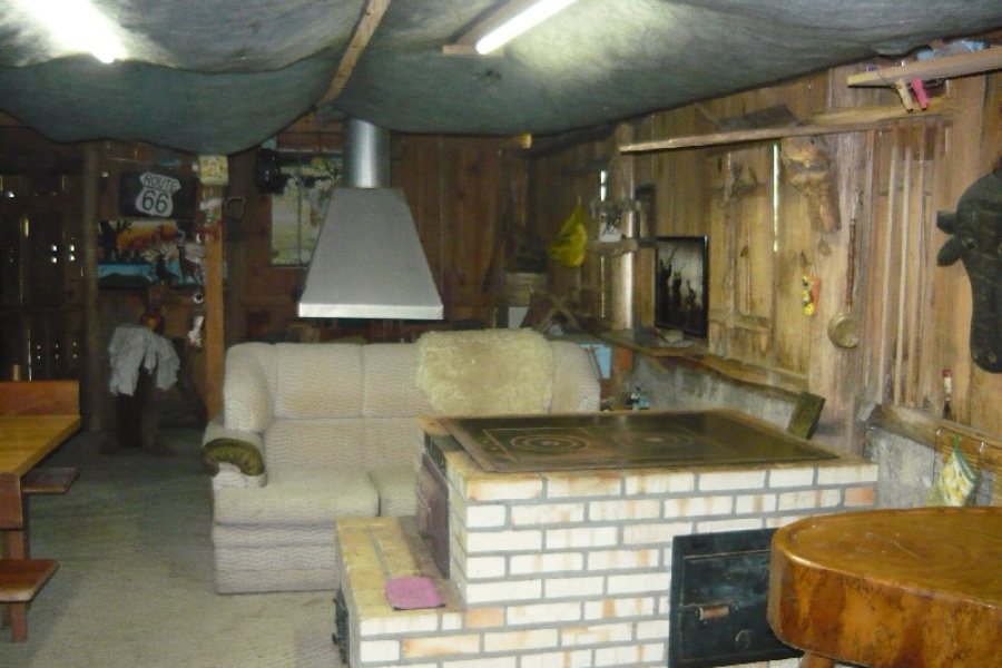 Chácara com 100m², 2 dormitórios, 1 vaga, no bairro Nossa Senhora da Saúde em Caxias do Sul para Comprar