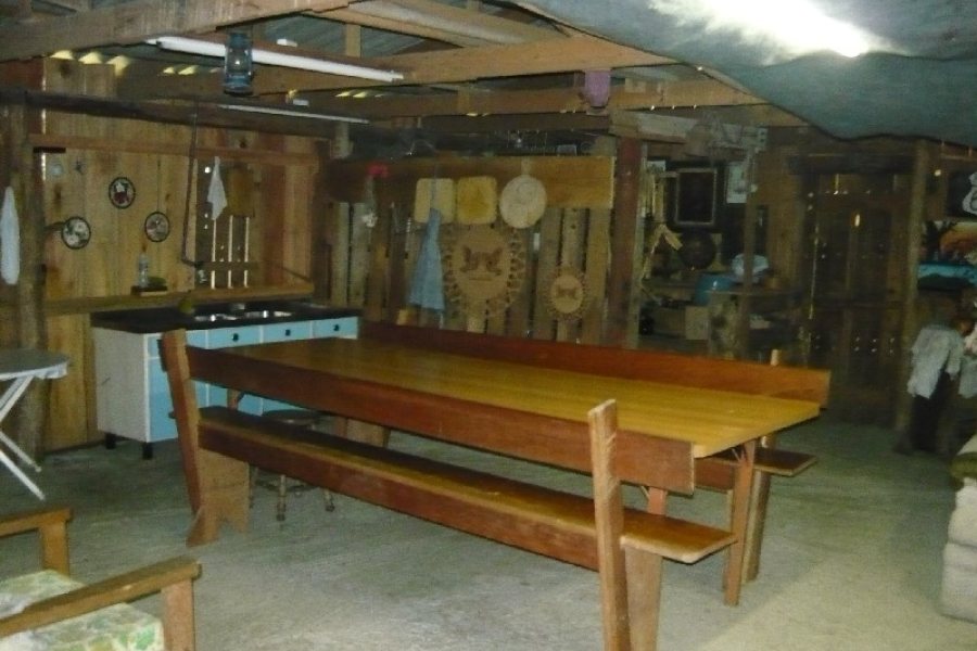 Chácara com 100m², 2 dormitórios, 1 vaga, no bairro Nossa Senhora da Saúde em Caxias do Sul para Comprar