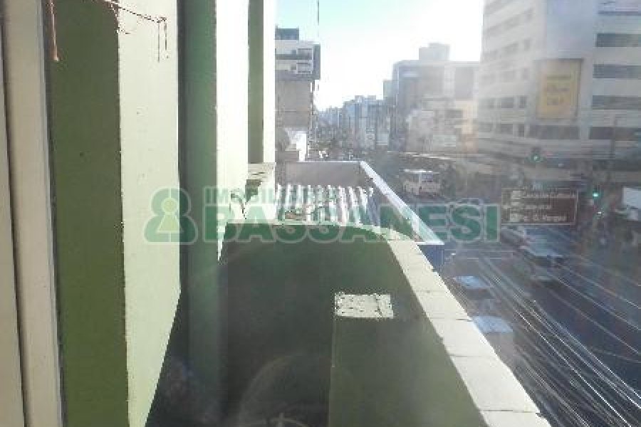Apartamento com 60m², 3 dormitórios, no bairro Centro em Caxias do Sul para Alugar