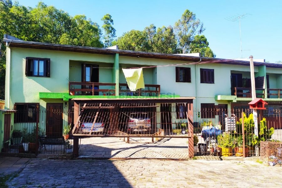 Sobrado com 104m², 3 dormitórios, no bairro Charqueadas em Caxias do Sul para Comprar