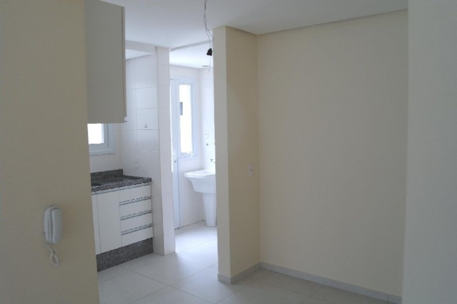 Apartamento com 73m², 2 dormitórios, 1 vaga, no bairro São Pelegrino em Caxias do Sul para Alugar