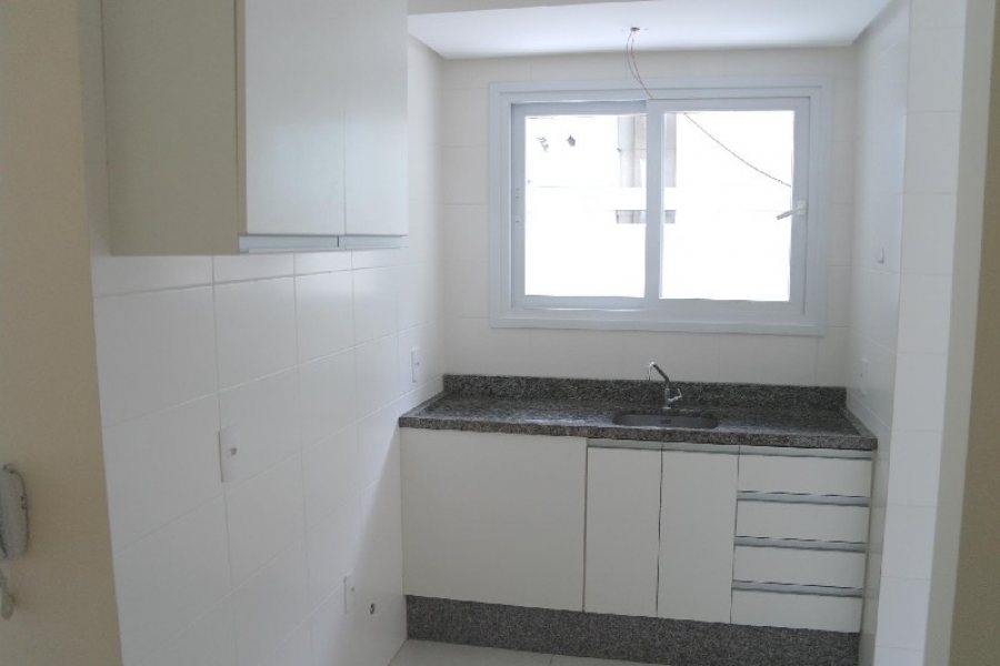 Apartamento com 73m², 2 dormitórios, 1 vaga, no bairro São Pelegrino em Caxias do Sul para Alugar