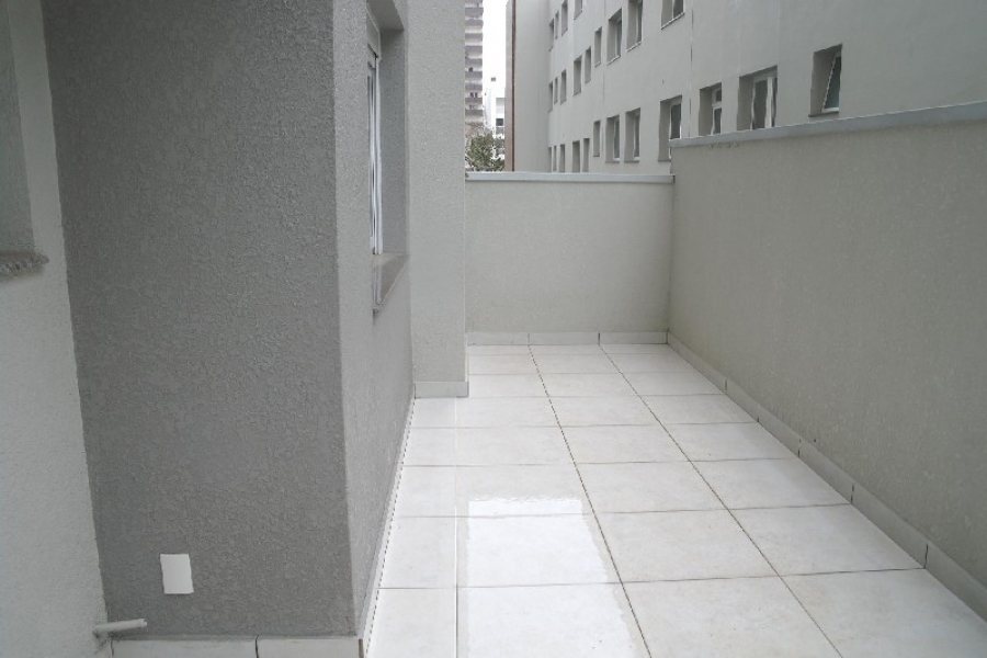 Apartamento com 73m², 2 dormitórios, 1 vaga, no bairro São Pelegrino em Caxias do Sul para Alugar