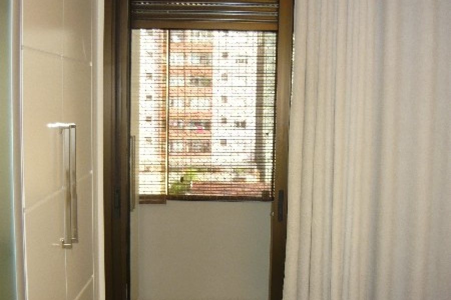 Apto Mobiliado com 85m², 2 dormitórios, 1 vaga, no bairro Centro em Caxias do Sul para Alugar