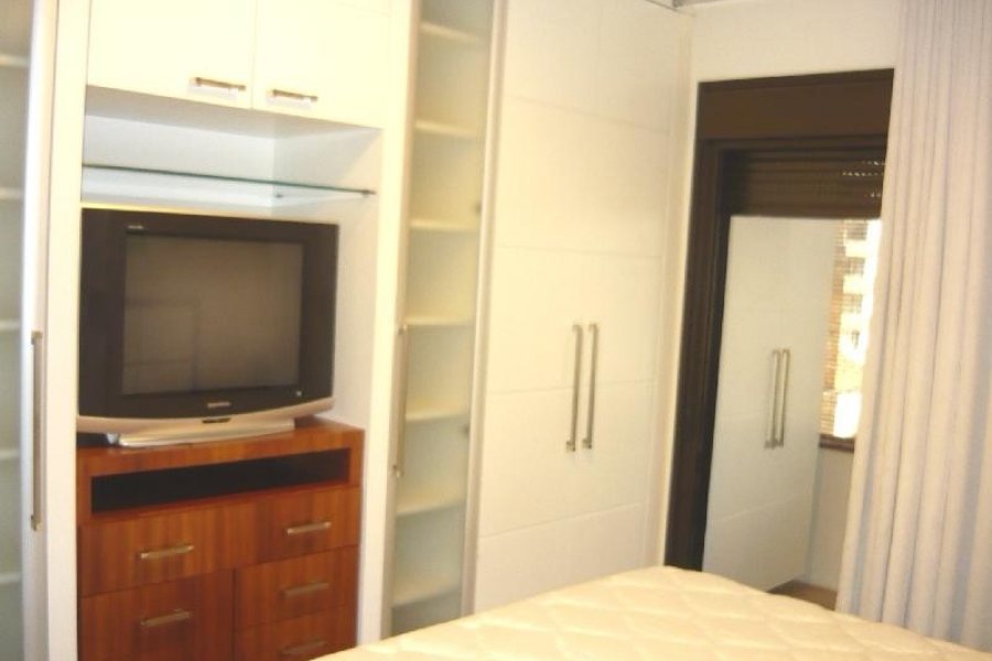 Apto Mobiliado com 85m², 2 dormitórios, 1 vaga, no bairro Centro em Caxias do Sul para Alugar