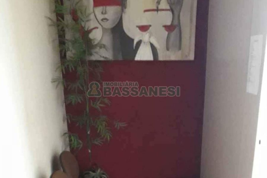 Sala com 45m², no bairro Rio Branco em Caxias do Sul para Comprar