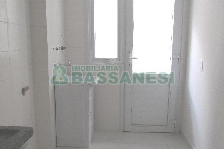 Apartamento com 76m², 2 dormitórios, 1 vaga, no bairro São Pelegrino em Caxias do Sul para Alugar