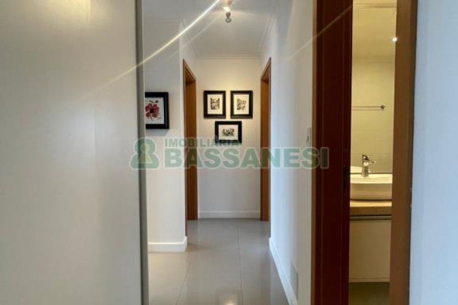 Apto Mobiliado com 90m², 3 dormitórios, 2 vagas, no bairro Madureira em Caxias do Sul para Alugar