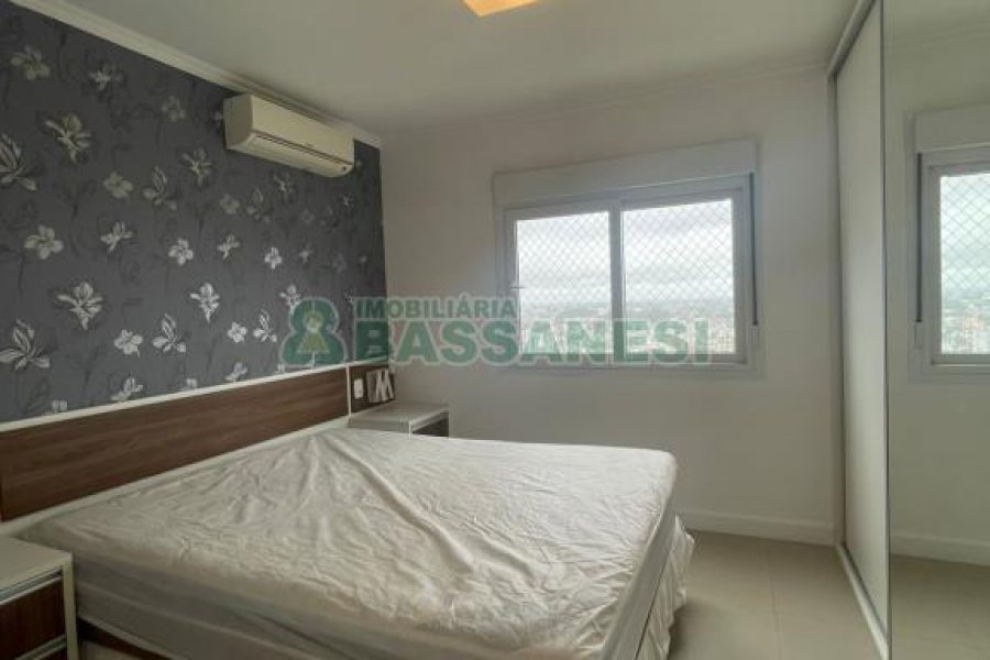 Apto Mobiliado com 90m², 3 dormitórios, 2 vagas, no bairro Madureira em Caxias do Sul para Alugar