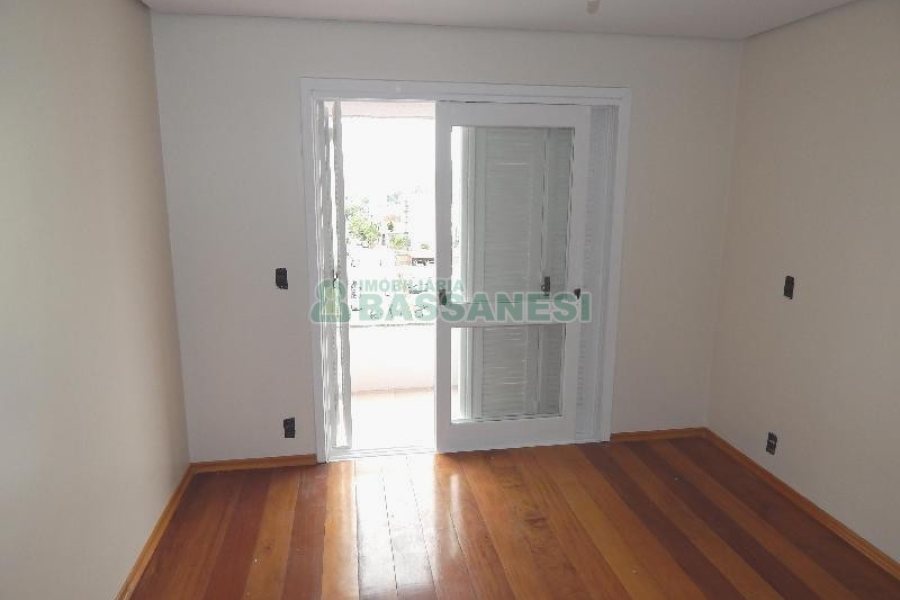 Apartamento com 130m², 3 dormitórios, 3 vagas, no bairro São Pelegrino em Caxias do Sul para Comprar