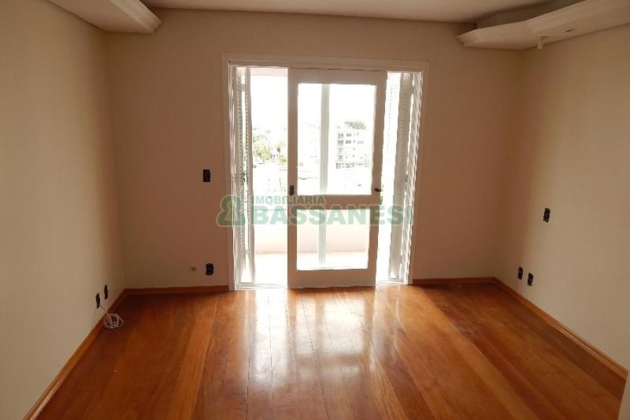 Apartamento com 130m², 3 dormitórios, 3 vagas, no bairro São Pelegrino em Caxias do Sul para Comprar