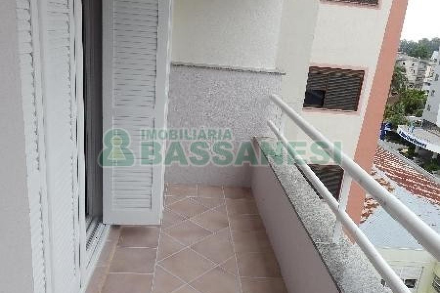 Apartamento com 130m², 3 dormitórios, 3 vagas, no bairro São Pelegrino em Caxias do Sul para Comprar
