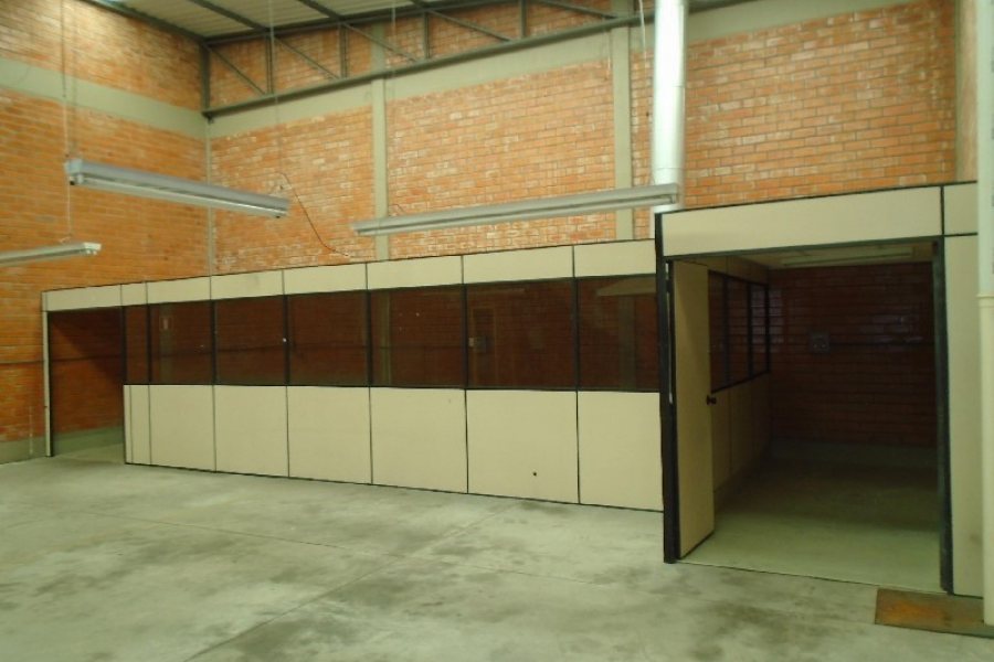 Pavilhão com 306m², no bairro Sanvitto em Caxias do Sul para Alugar
