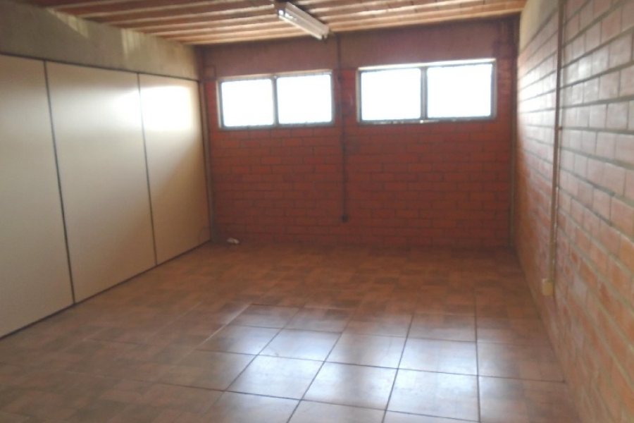 Pavilhão com 306m², no bairro Sanvitto em Caxias do Sul para Alugar