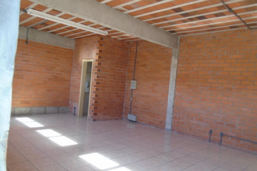 Pavilhão com 306m², no bairro Sanvitto em Caxias do Sul para Alugar