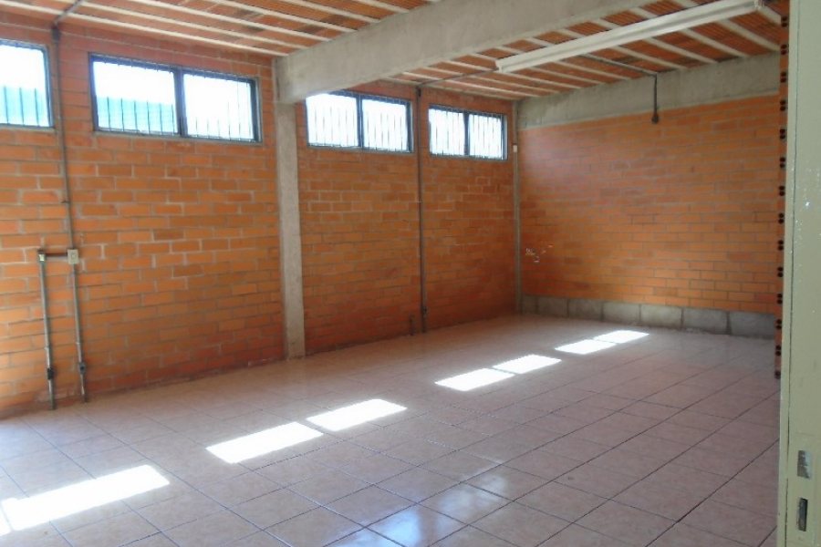 Pavilhão com 306m², no bairro Sanvitto em Caxias do Sul para Alugar