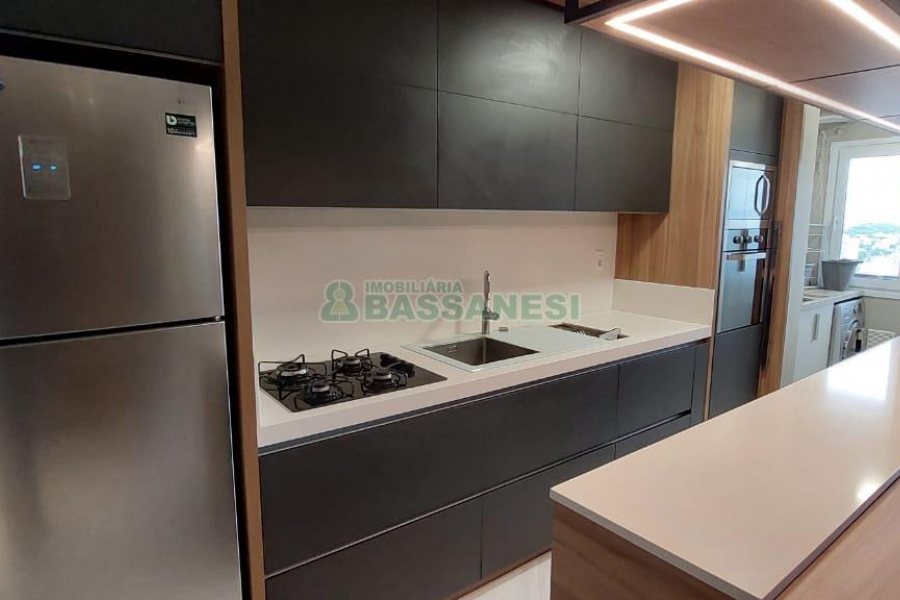 Apto Mobiliado com 80m², 2 dormitórios, 2 vagas, no bairro Madureira em Caxias do Sul para Alugar