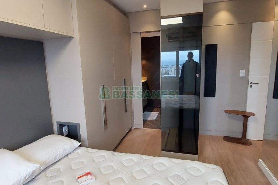 Apto Mobiliado com 80m², 2 dormitórios, 2 vagas, no bairro Madureira em Caxias do Sul para Alugar