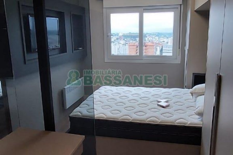 Apto Mobiliado com 80m², 2 dormitórios, 2 vagas, no bairro Madureira em Caxias do Sul para Alugar