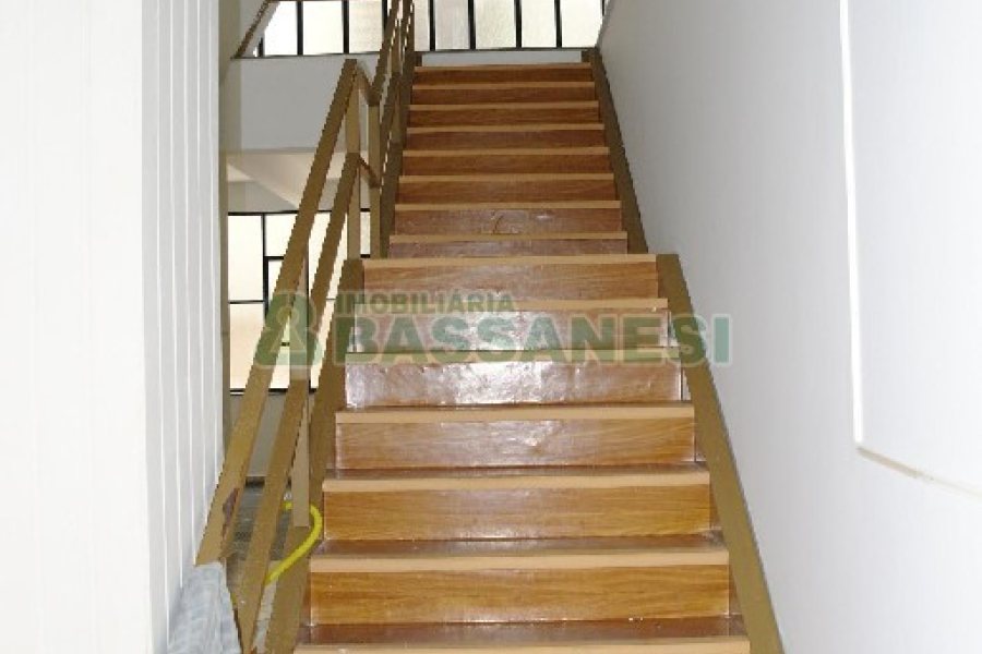 Loja com 320m², no bairro São Pelegrino em Caxias do Sul para Comprar