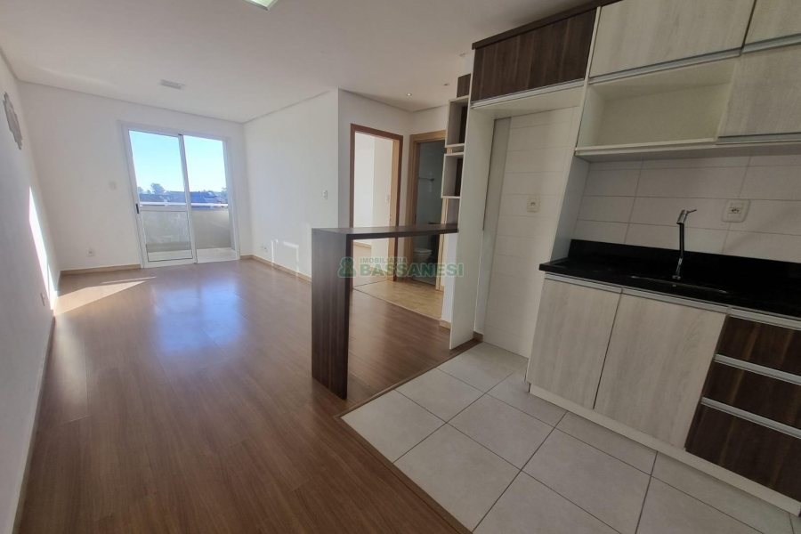 Apartamento com 57m², 2 dormitórios, 1 vaga, no bairro Nossa Senhora da Saúde em Caxias do Sul para Alugar