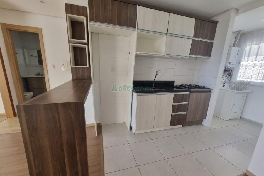 Apartamento com 57m², 2 dormitórios, 1 vaga, no bairro Nossa Senhora da Saúde em Caxias do Sul para Alugar