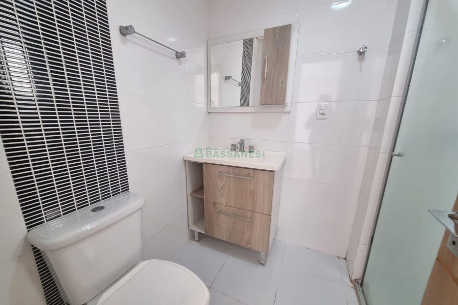 Apartamento com 57m², 2 dormitórios, 1 vaga, no bairro Nossa Senhora da Saúde em Caxias do Sul para Alugar