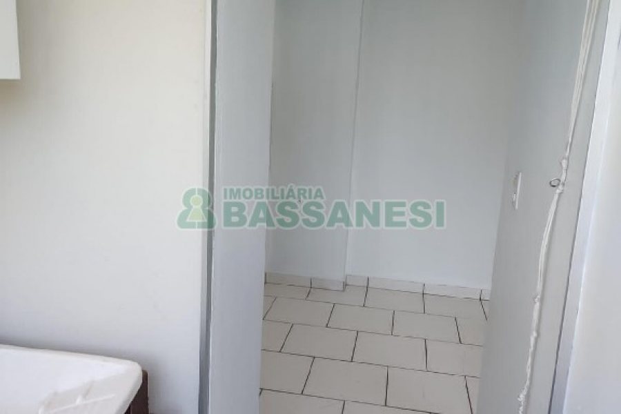 Apartamento com 54m², 2 dormitórios, 1 vaga, no bairro Morada dos Alpes em Caxias do Sul para Comprar