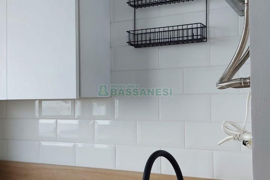 Apartamento com 72m², 2 dormitórios, 2 vagas, no bairro Madureira em Caxias do Sul para Alugar