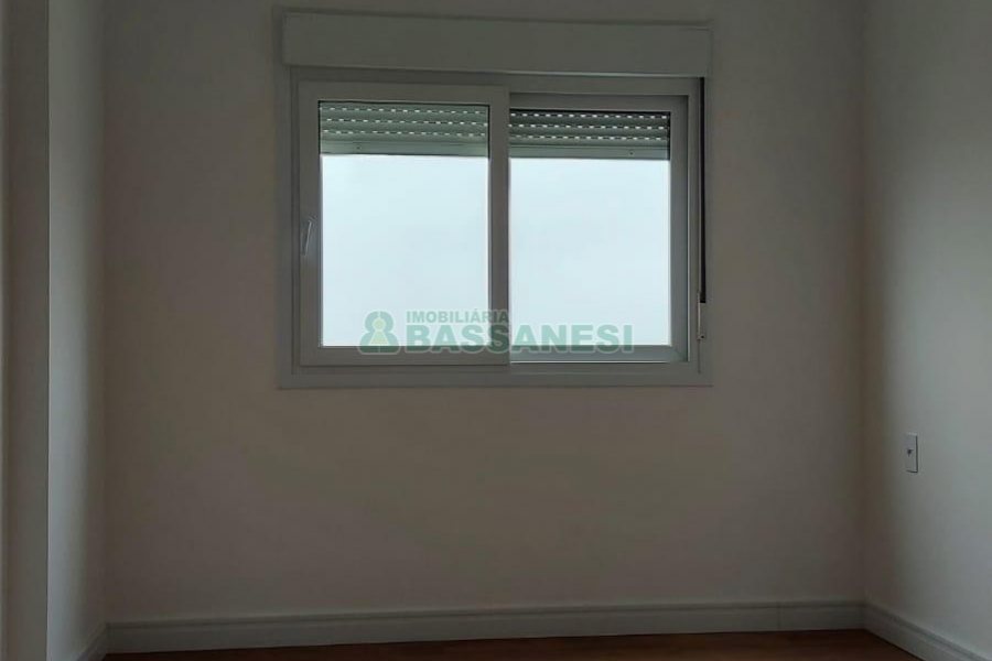 Apartamento com 72m², 2 dormitórios, 2 vagas, no bairro Madureira em Caxias do Sul para Alugar