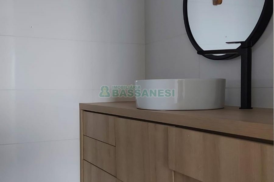 Apartamento com 72m², 2 dormitórios, 2 vagas, no bairro Madureira em Caxias do Sul para Alugar