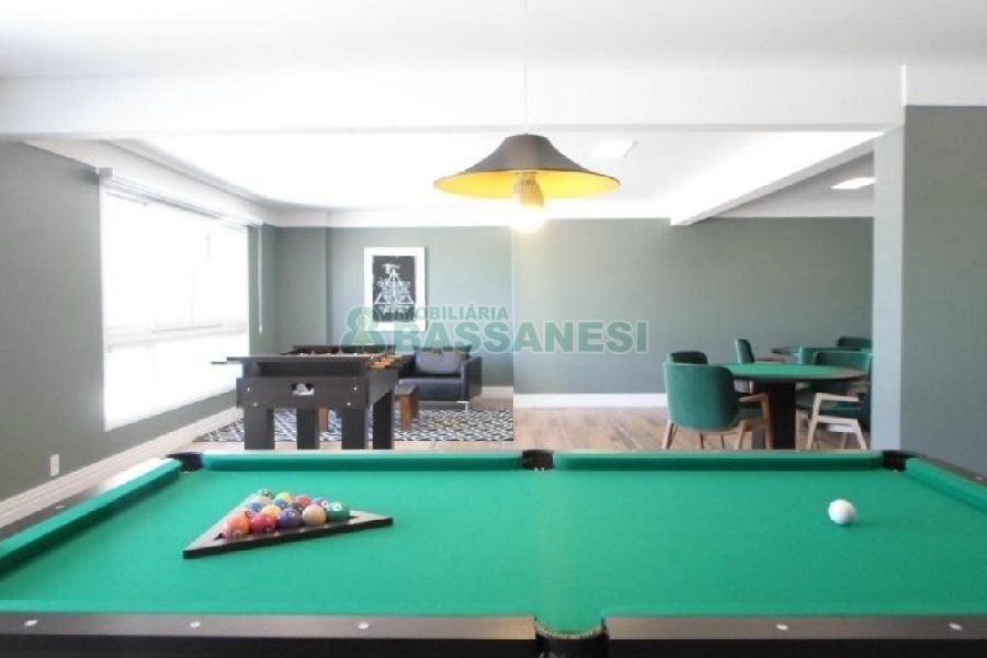 Apartamento com 72m², 2 dormitórios, 2 vagas, no bairro Madureira em Caxias do Sul para Alugar