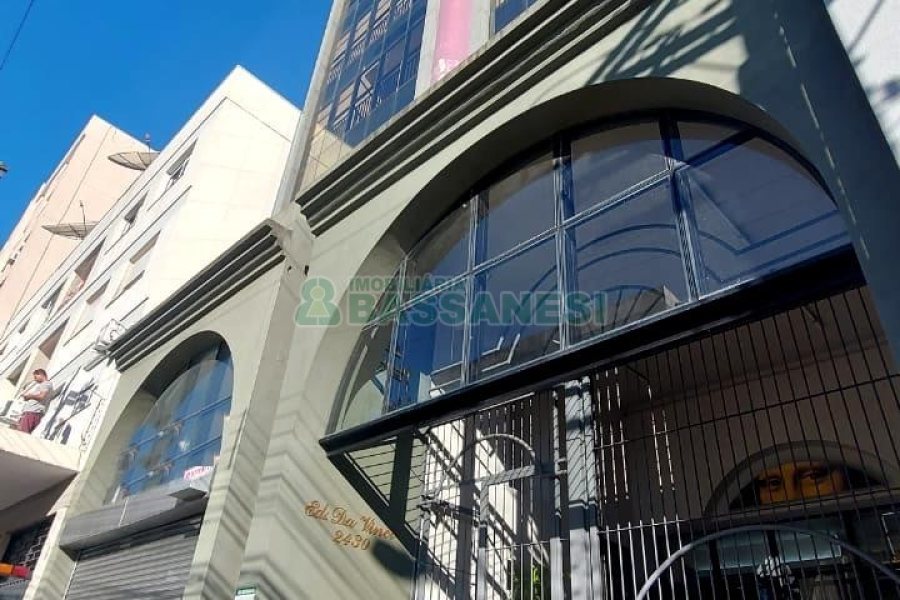 Sala com 50m², no bairro Centro em Caxias do Sul para Alugar