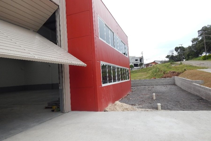 Pavilhão com 570m², no bairro Cidade Nova em Caxias do Sul para Alugar