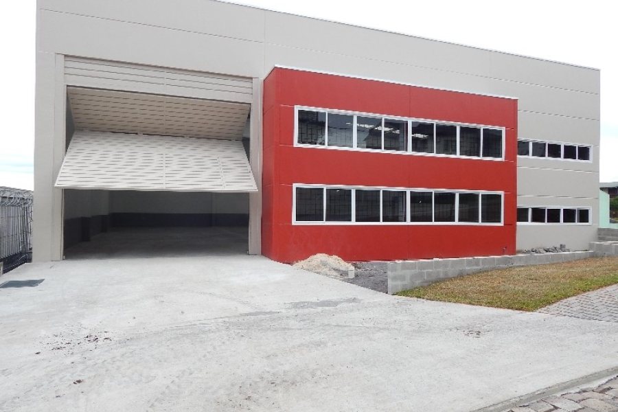 Pavilhão com 570m², no bairro Cidade Nova em Caxias do Sul para Alugar