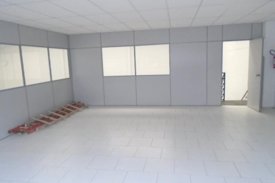 Pavilhão com 570m², no bairro Cidade Nova em Caxias do Sul para Alugar