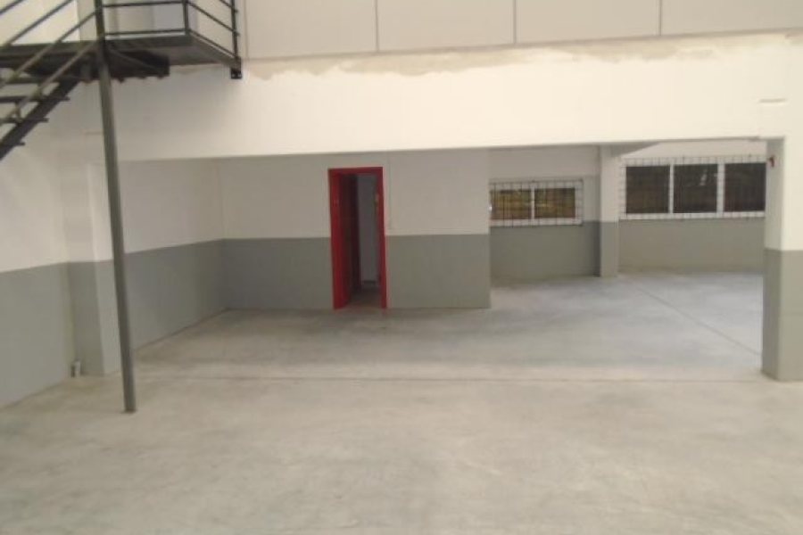 Pavilhão com 570m², no bairro Cidade Nova em Caxias do Sul para Alugar