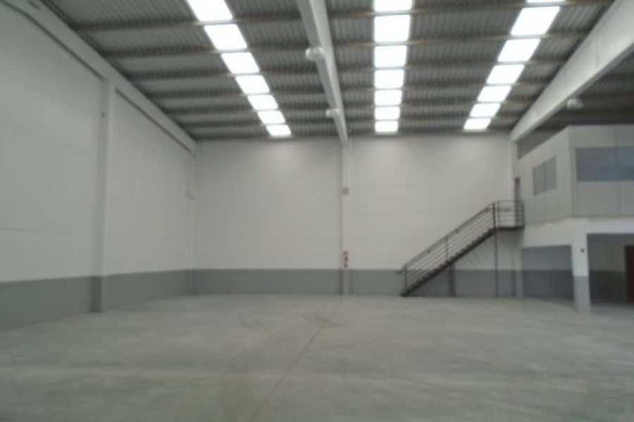 Pavilhão com 570m², no bairro Cidade Nova em Caxias do Sul para Alugar