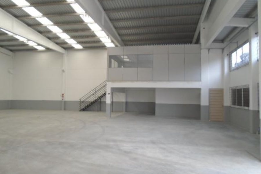 Pavilhão com 570m², no bairro Cidade Nova em Caxias do Sul para Alugar