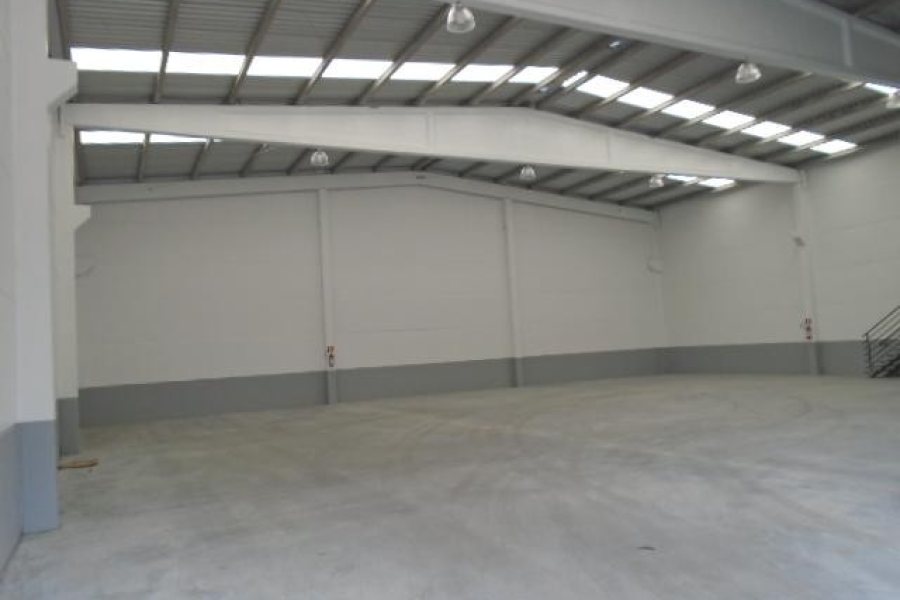 Pavilhão com 570m², no bairro Cidade Nova em Caxias do Sul para Alugar