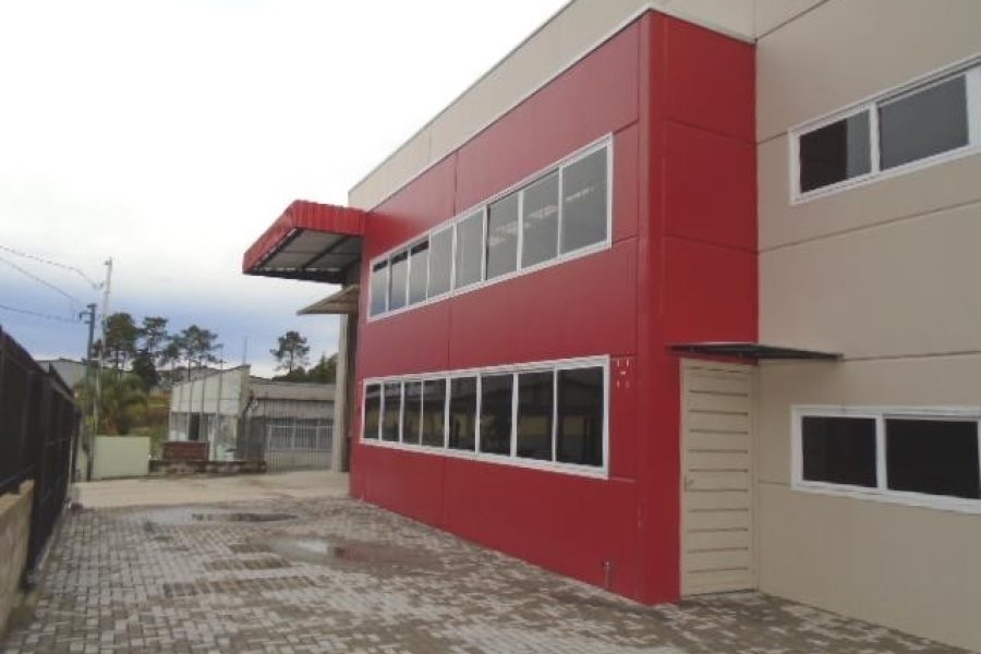 Pavilhão com 570m², no bairro Cidade Nova em Caxias do Sul para Alugar