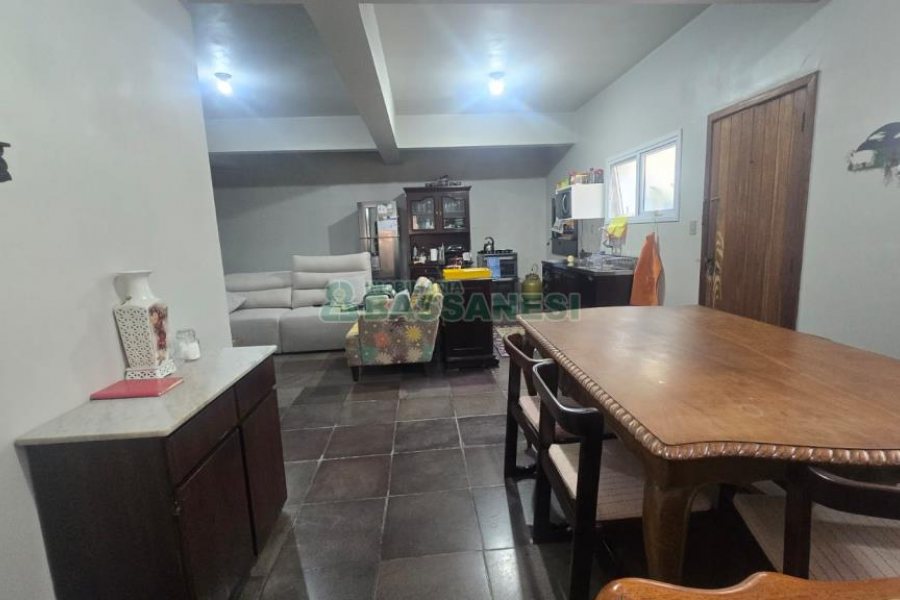 Casa com 338m², 3 dormitórios, 3 vagas, no bairro Lourdes em Caxias do Sul para Comprar