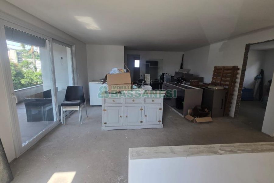 Casa com 338m², 3 dormitórios, 3 vagas, no bairro Lourdes em Caxias do Sul para Comprar