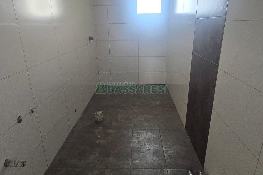 Casa com 338m², 3 dormitórios, 3 vagas, no bairro Lourdes em Caxias do Sul para Comprar